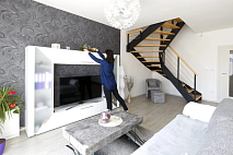 ‎Grid s nepravidelnými fotkami s okraji