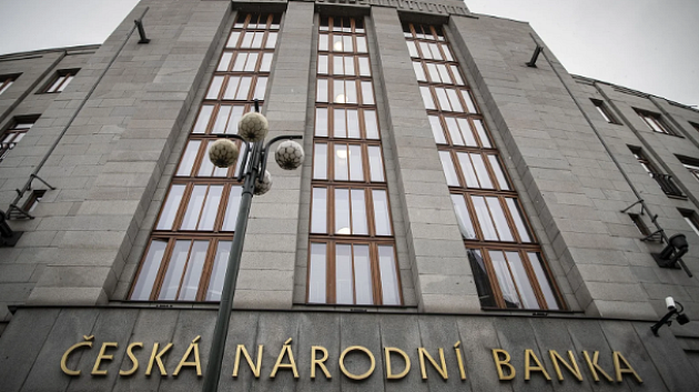 ČNB zrychluje pokles úroků, inflaci už vidí blízko jejímu cíli