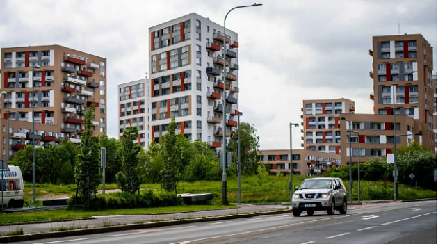 Rok realit v kostce: Češi šlápli na brzdu, prodávají se smysluplné nemovitosti