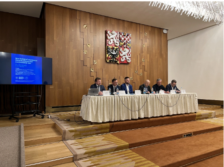 Seminář na půdě poslanecké sněmovny: V červnu bude ČNB jednat o zmírnění limitů