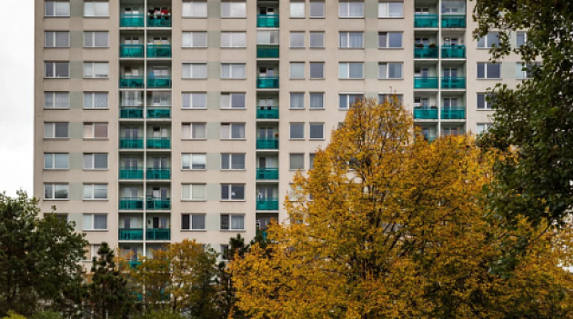 Ceny bytů v celém Česku po deseti letech klesly