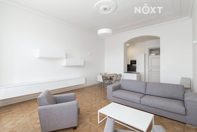 Pronájem bytu 2+kk 81 m², Praha
