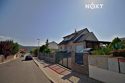 Prodej domu rodinný 125 m² pozemek 743 m², Na Lucberku, Králův Dvůr-Levín