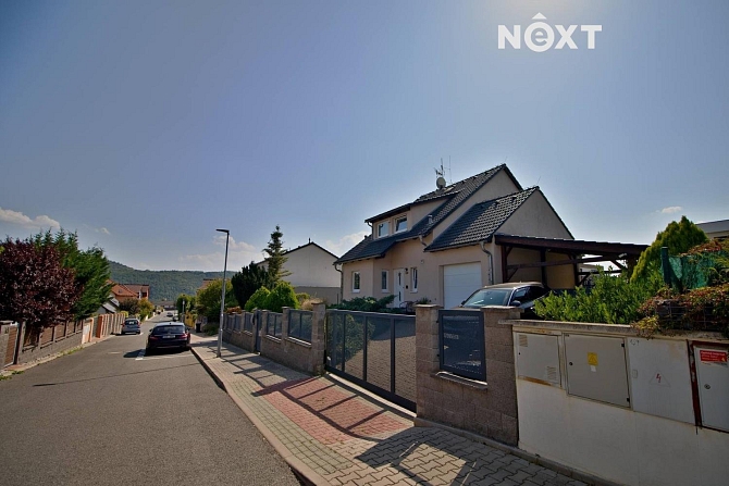 Prodej domu rodinný 125 m² pozemek 743 m², Na Lucberku, Králův Dvůr-Levín