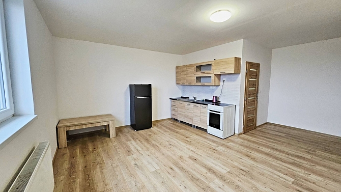 Pronájem bytu 1+kk 40 m², Severní, Hřebeč