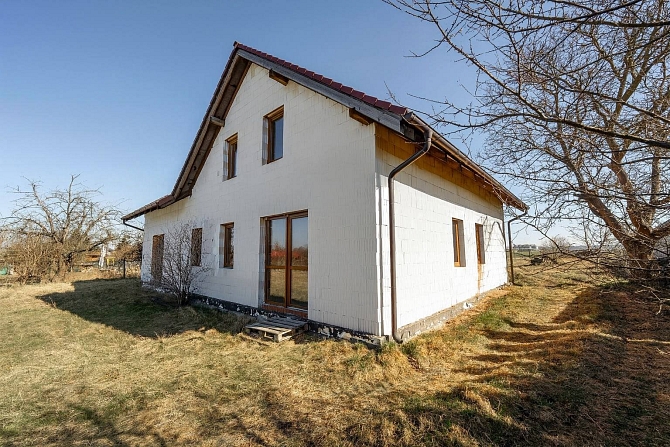 Prodej domu rodinný 252 m² pozemek 2968 m², Smilovice-Bratronice