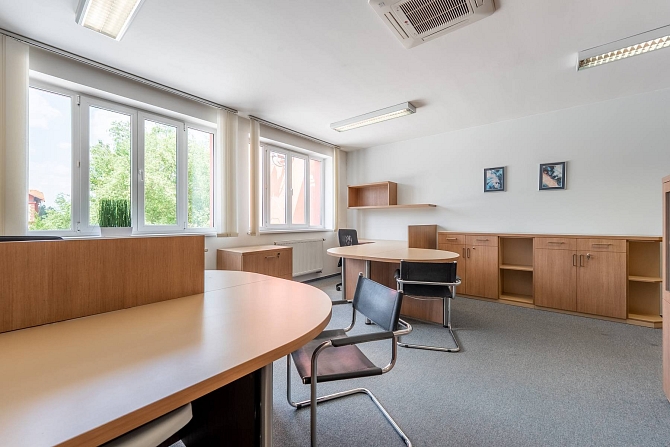 Pronájem komerčních prostor kanceláře 121 m², Nádražní, Starý Plzenec