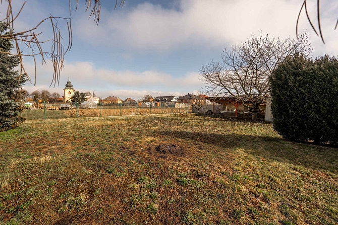 Prodej pozemku bydlení pozemek 1494 m², Zálezlice