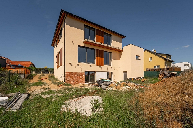 Prodej domu rodinný 216 m² pozemek 700 m², Levínský Vršek, Králův Dvůr-Levín